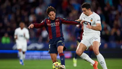 Desde Levante confirman fichaje de Carlos Álvarez con América