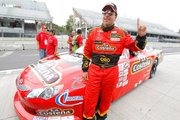 Peralta conquista la pole en la Nascar México Series