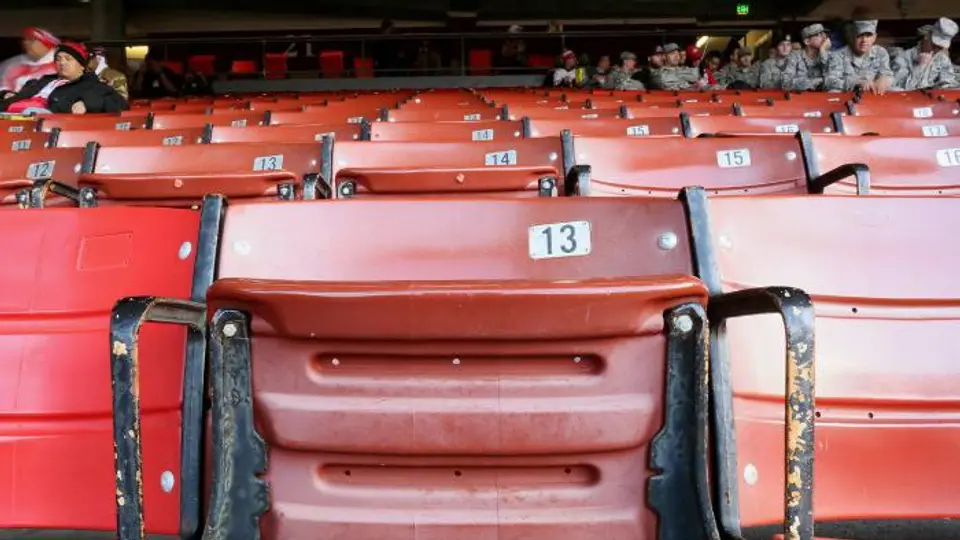 Detienen a sospechosos de robar asientos del Candlestick Park