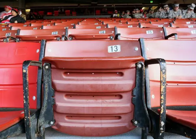 Detienen a sospechosos de robar asientos del Candlestick Park