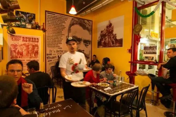 'Viva México', un restaurante en la calle más concurrida de Wellington