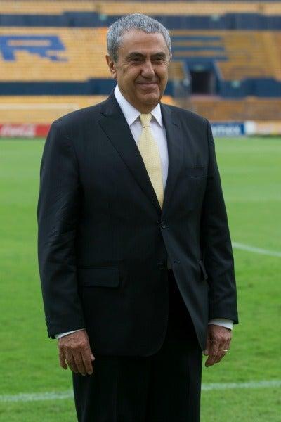 Alejandro Rodríguez, presidente de Tigres, acompañó y también posó con los jugadores | JOEL BRAVO
