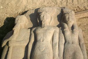 Encuentran nueva estatua de Ramsés II