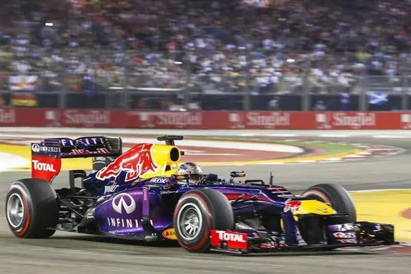 Vettel arrasa en el GP de Singapur