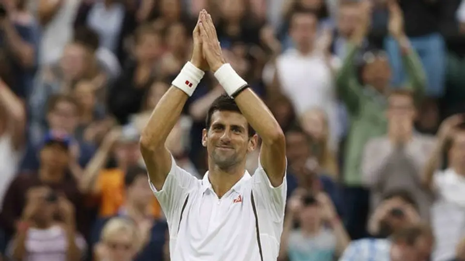 Djokovic accede a tercera ronda en Wimbledon