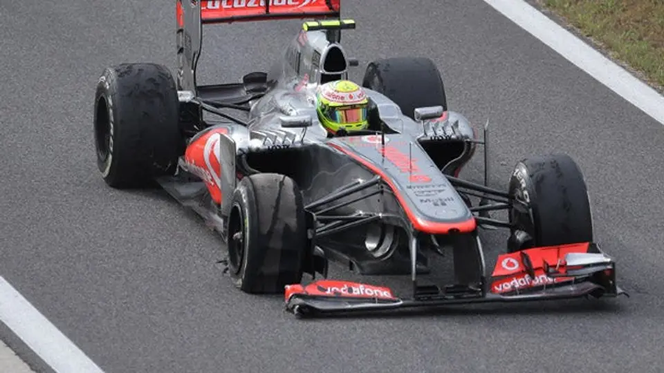 Checo Pérez sufre choque y queda fuera de la P2