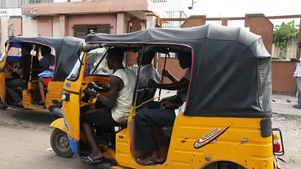 Ponen freno a 'indecente vestimenta' en Nigeria