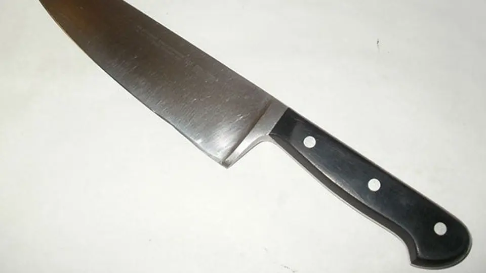 Mujer vivió 37 años con pedazo de cuchillo en el hombro
