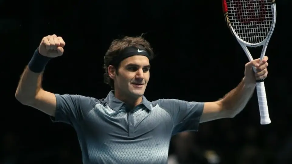 Federer elimina a Del Potro, va por Nadal en 'Semis' de Copa Masters