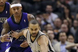 Parker se disculpa por hacer gesto 'antisemita'