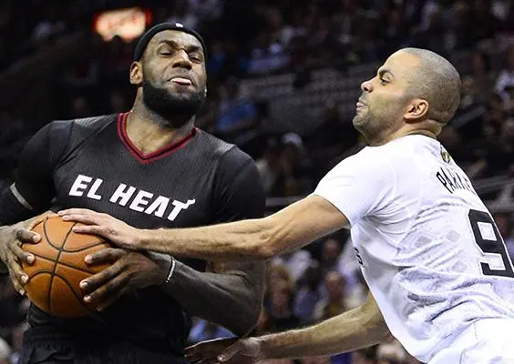 Spurs derrota al Heat y suma cinco triunfos al hilo