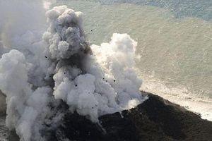 Erupción crea nueva isla en Japón