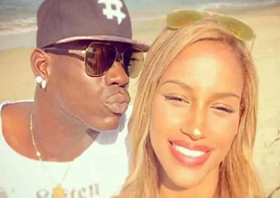 Balotelli se compromete con Fanny Neguesha en Brasil