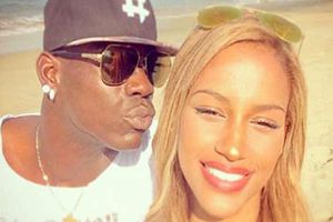 Balotelli se compromete con Fanny Neguesha en Brasil