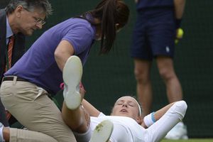 Azarenka se retira de Wimbledon por lesión