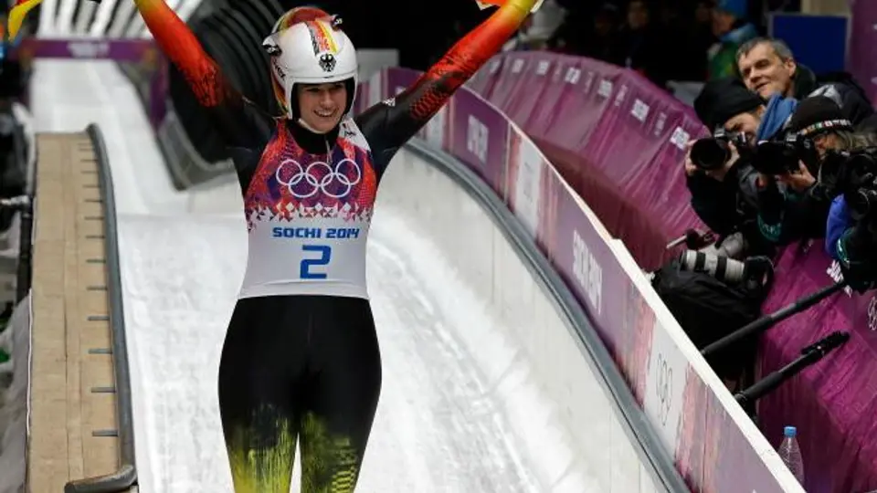 Alemania consigue oro y plata en luge femenil