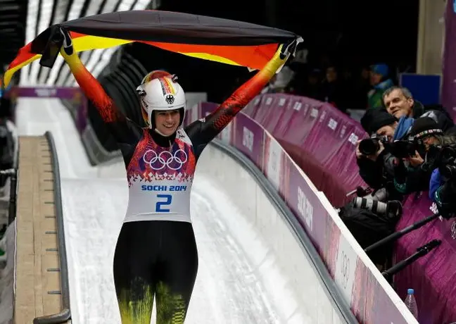 Alemania consigue oro y plata en luge femenil