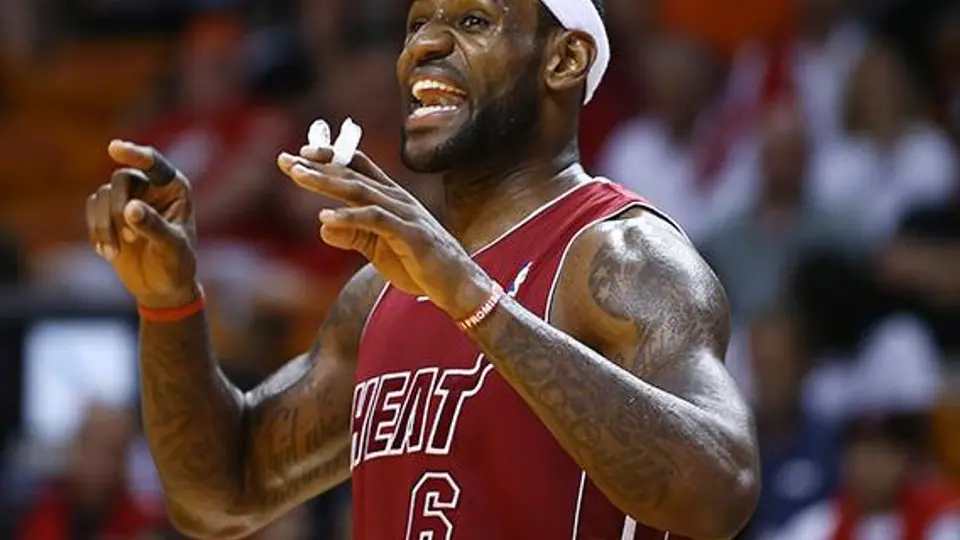 Playera de LeBron sigue como la más vendida de la NBA