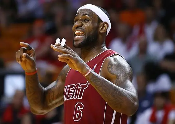 Playera de LeBron sigue como la más vendida de la NBA