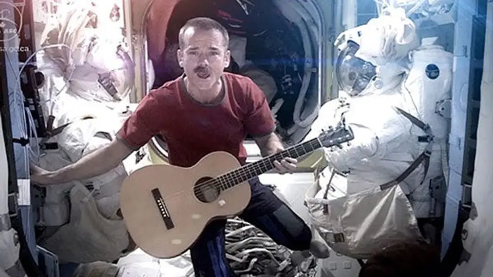 Space Oddity de David Bowie todo un éxito espacial