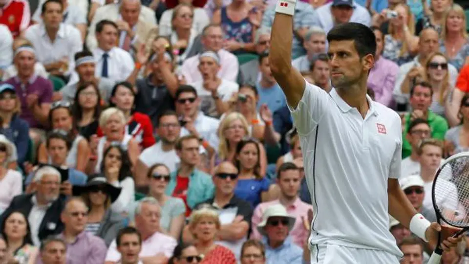 Djokovic y Halep califican en Wimbledon
