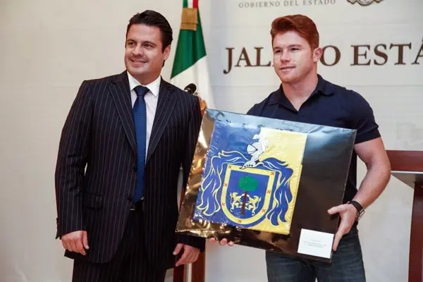 'Canelo' Álvarez invita al gobernador de Jalisco a su pelea