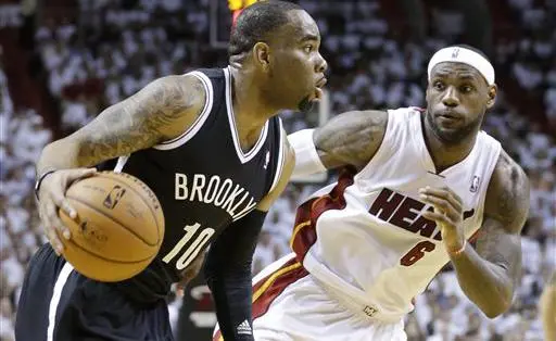 Heat amplía ventaja en serie contra Nets