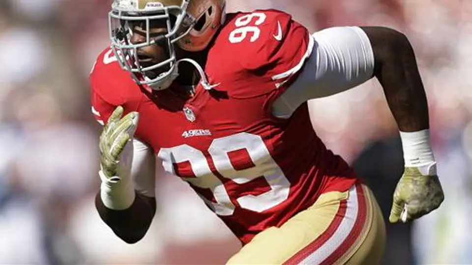 Jugador de 49ers, arrestado en aeropuerto de L.A.