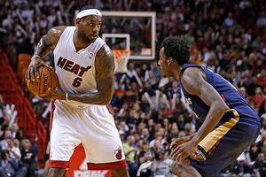 LeBron guía al Heat a la victoria