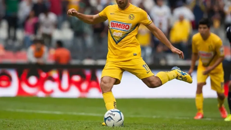 Rey ve difícil competencia en el América por la titularidad