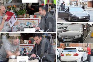 "Toma el llavero Van Persie y enséñame tu cochera"