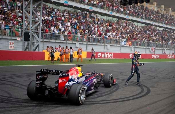 Vettel celebró haciendo girar su monoplaza | AP