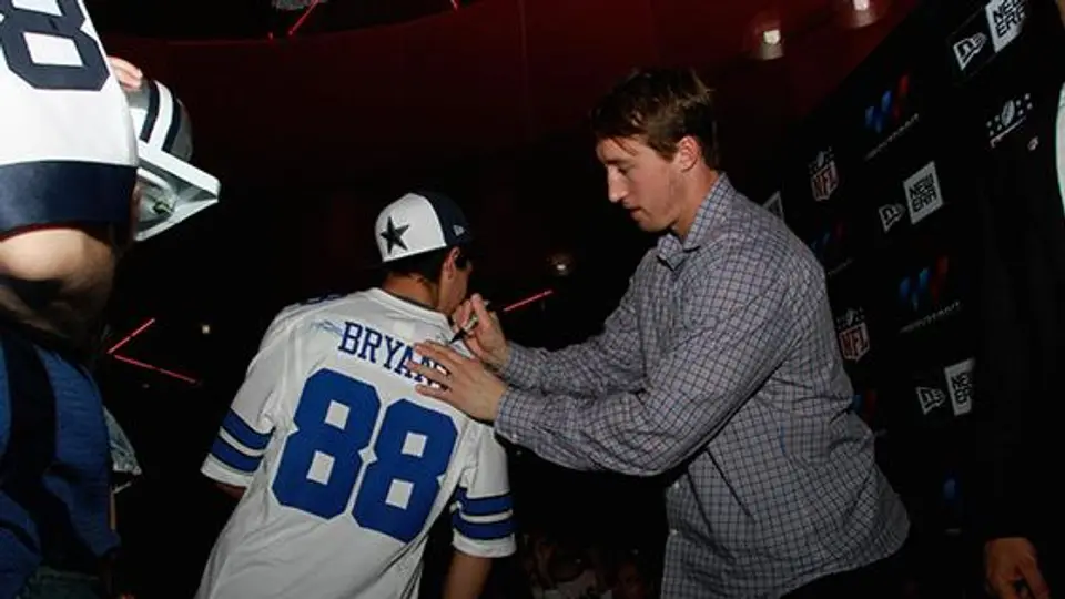 Sean Lee firma autógrafos en Monterrey
