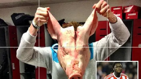 Jugadores del Stoke ponen cabeza de cerdo en casillero de Kenwyne Jones