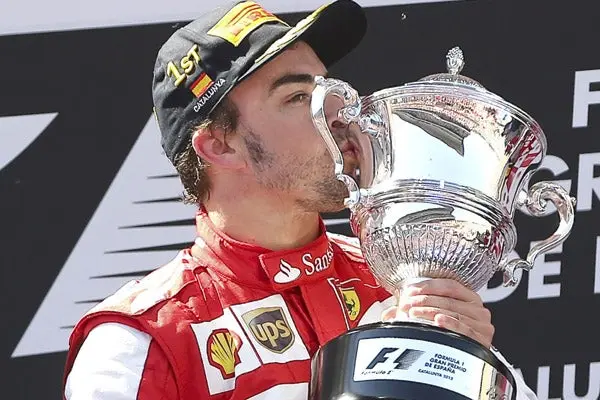 Alonso, feliz por haber ganado frente a su gente