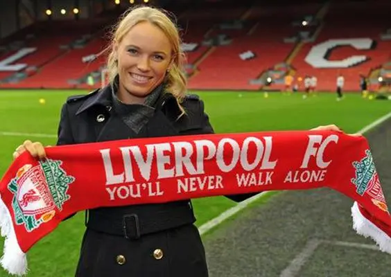 Caroline Wozniacki se consuela con el Liverpool