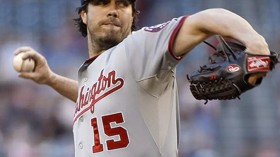 Haren firma con Dodgers por 10 millones de dólares