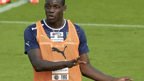 Balotelli vendió droga como parte de una broma
