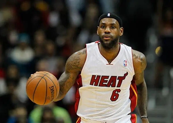 LeBron desea suerte a Sherman en el Super Bowl