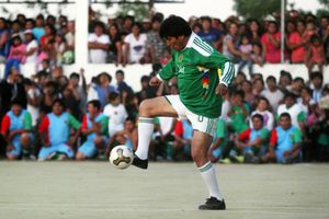 Evo Morales, 'mejor futbolista entre mandatarios del mundo'