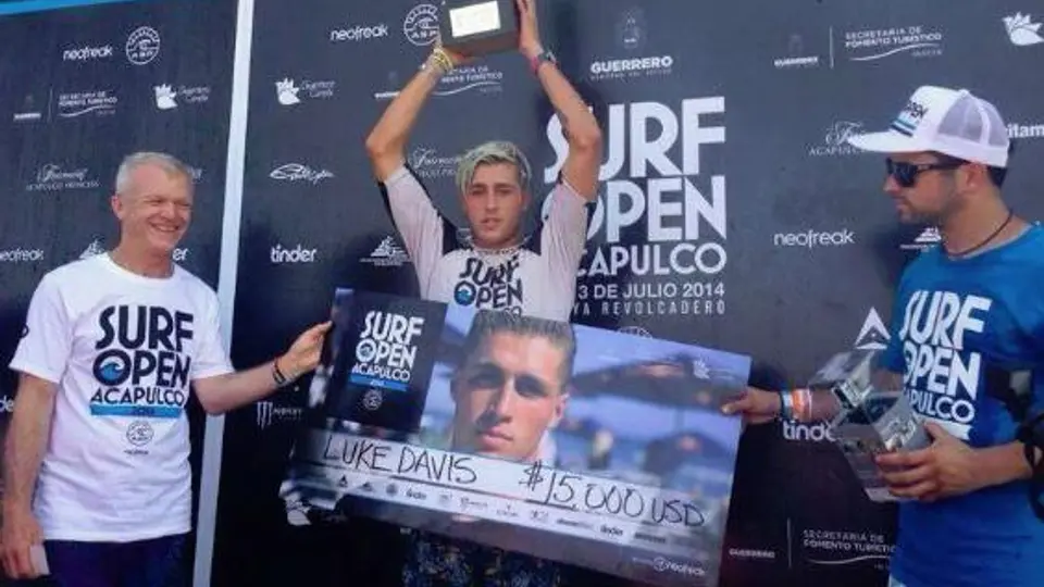 Luke Davis se corona en el Surf Open Acapulco