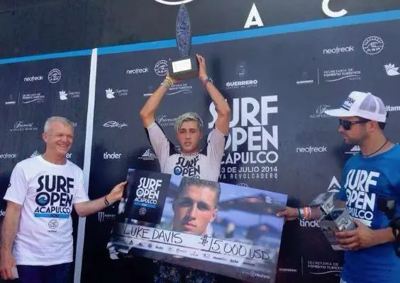 Luke Davis se corona en el Surf Open Acapulco