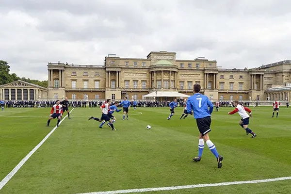 Buckingham ¡Qué cancha!