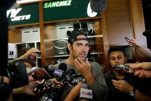 Mark Sánchez arrancará en la banca