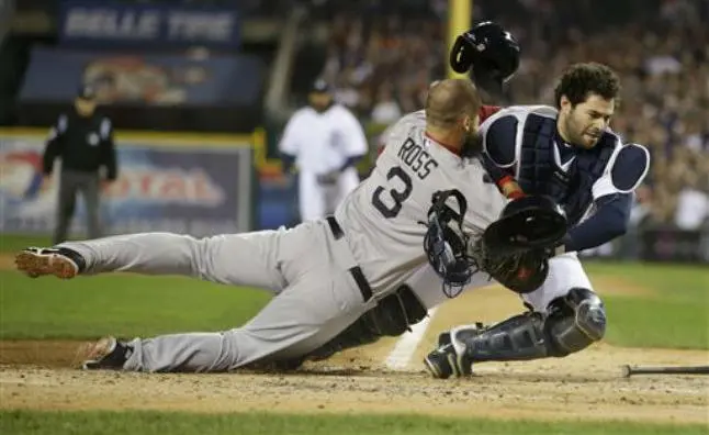 Nueva regla prohíbe al corredor chocar al catcher