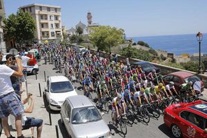 Ciclistas muestran descontento al Tour de Francia