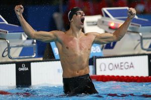 César Cielo, tricampeón mundial en 50m libres