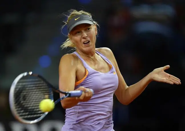 Sharapova sufre para avanzar a Octavos en Stuttgart
