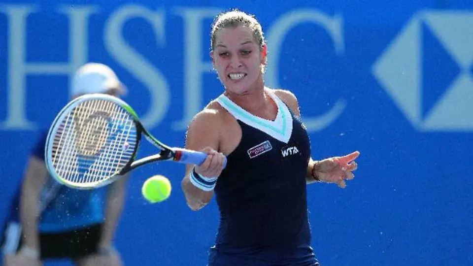 Cibulkova gana sin problemas en el AMT
