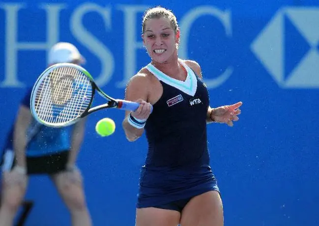 Cibulkova gana sin problemas en el AMT